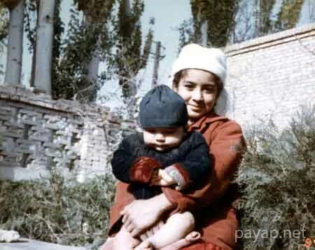 ウイグルの少女 1984