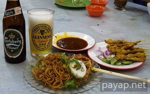 ビールとミーゴレンとサテー