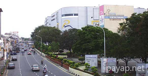 陸橋から撮したニューコムタ