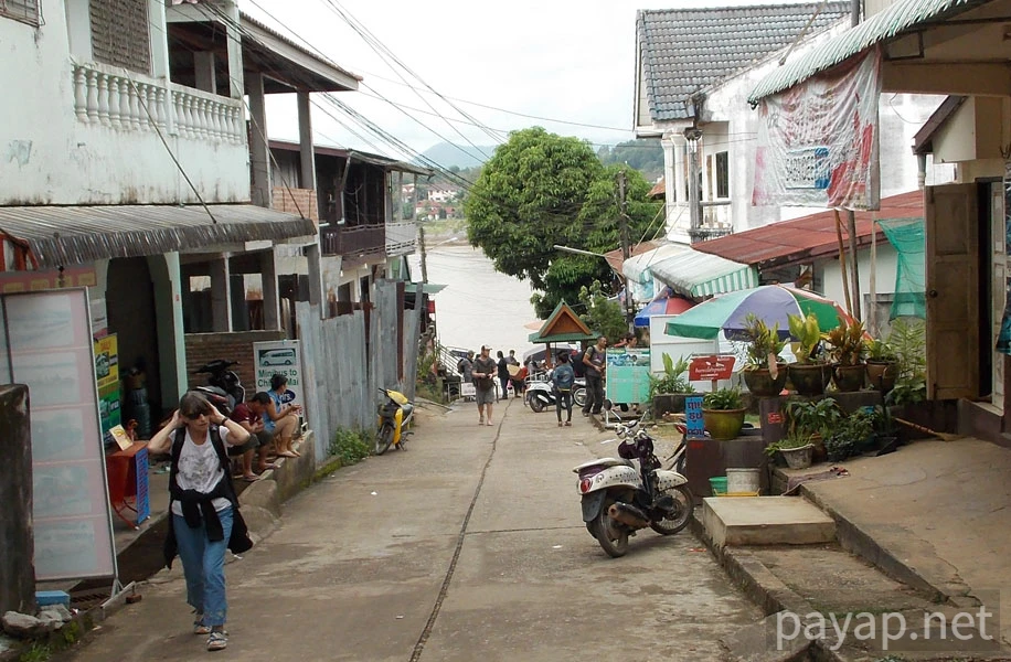 チエンコンの国境