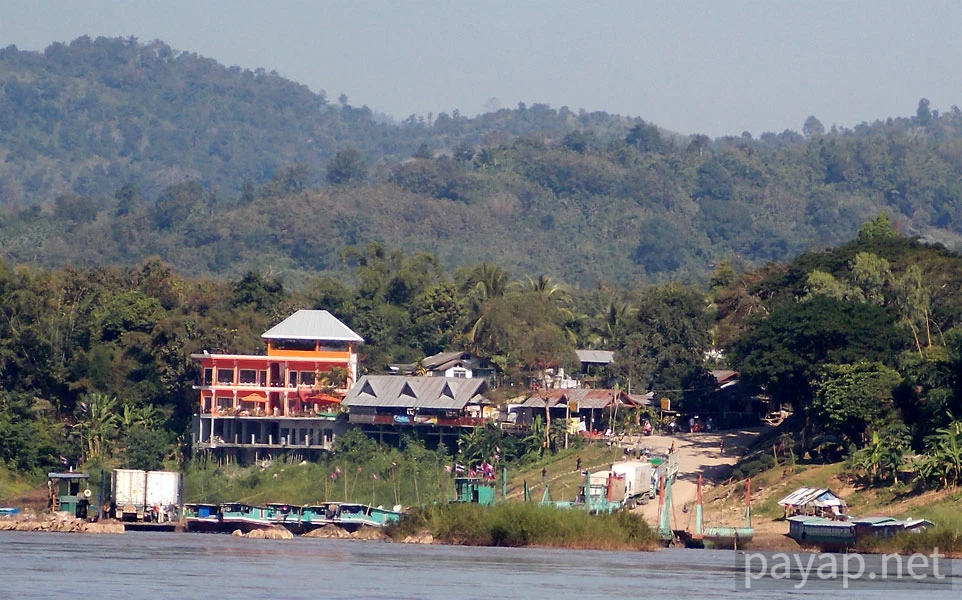 チエンコンの国境