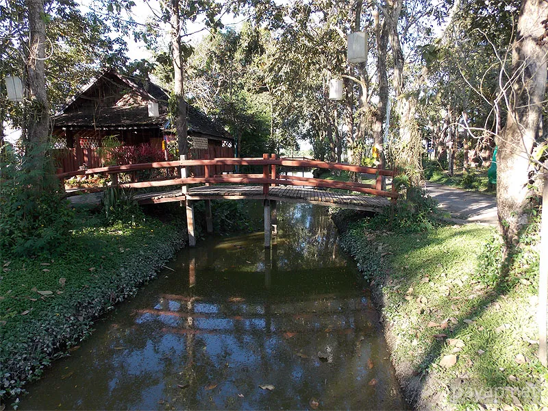 チエンライの写真 Cabbages & Condoms Inn and Restaurant,2012年