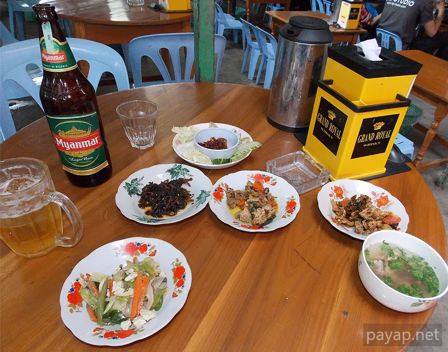 restaurant,restaurant,tachileik