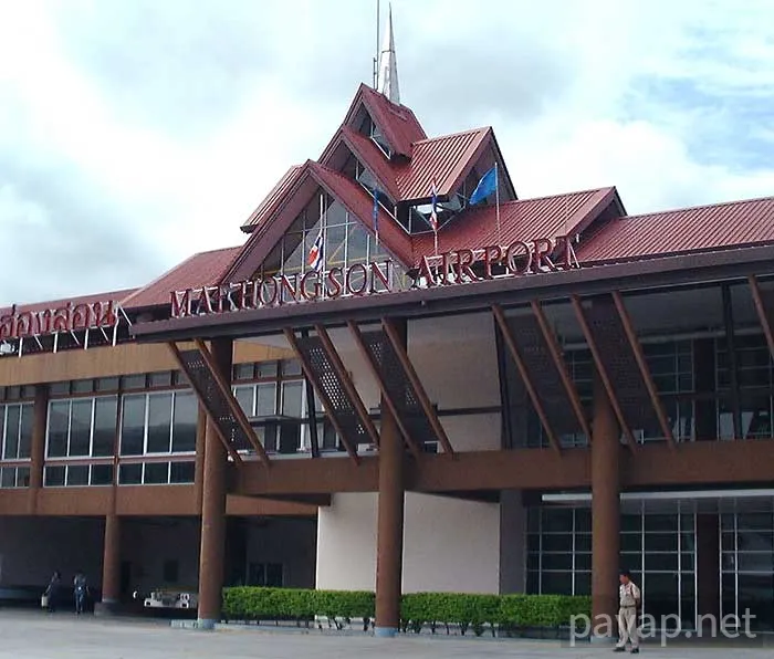 メホーソンの飛行場 2004年6月撮影 メホーソンの飛行場