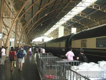 駅[ファランポーン]